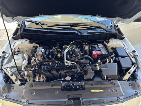 Used 2025 Nissan Altima 2.5 SV FWD image 32