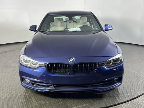 Used 2018 BMW 340i xDrive Sedan w/ Premium Package image 3