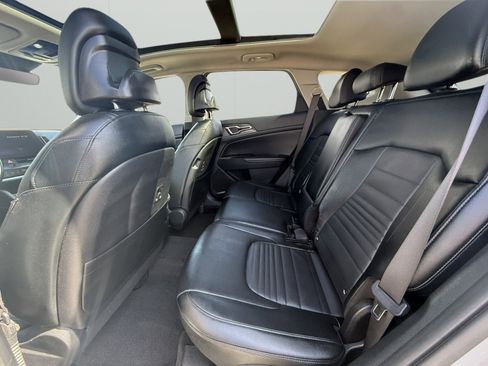 Used 2023 Kia Sportage SX image 23