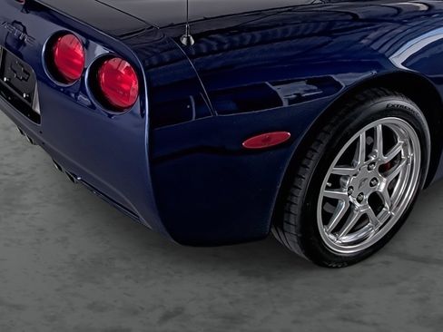 Used 2004 Chevrolet Corvette Z06 w/ Z06 Preferred Equipment Group RWD image 12