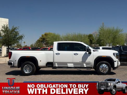 Used 2024 GMC Sierra 3500 Denali w/ Denali Reserve Package AWD/4WD image 4