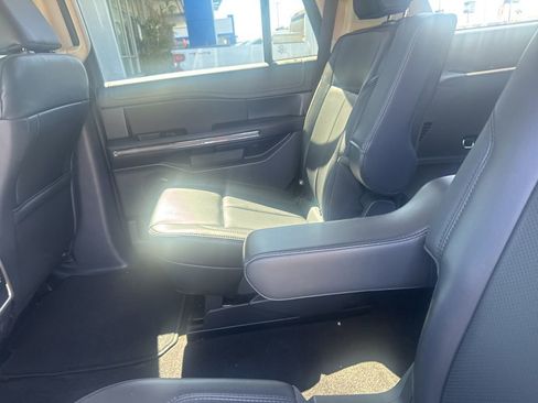 Used 2022 Ford Expedition XLT RWD image 14