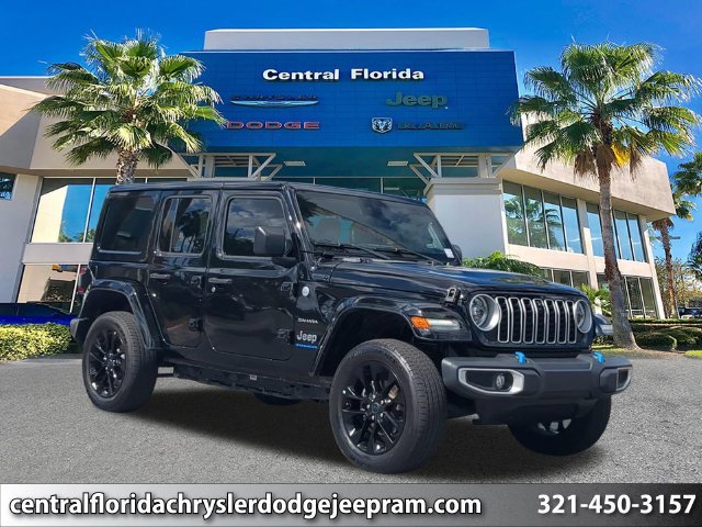 Used 2024 Jeep Wrangler Unlimited Sahara w/ Technology Group AWD/4WD image 1