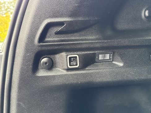 Used 2024 Jeep Grand Cherokee L Laredo image 20