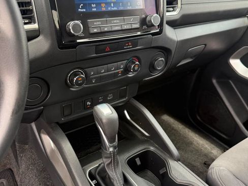 Used 2023 Nissan Frontier SV w/ Technology Package RWD image 15