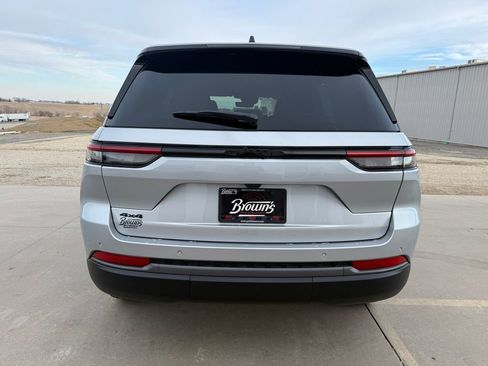 New 2026 Jeep Grand Cherokee Altitude AWD/4WD image 6