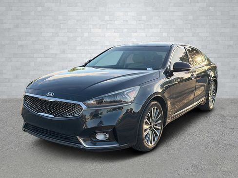 Used 2018 Kia Cadenza Premium image 8