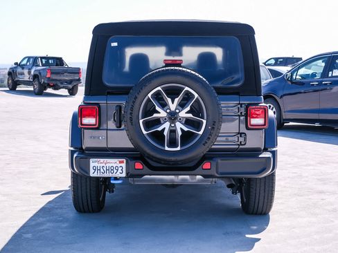 Used 2024 Jeep Wrangler Unlimited AWD/4WD image 5