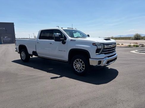 Used 2025 Chevrolet Silverado 3500 LTZ w/ LTZ Premium Package AWD/4WD image 10