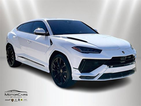 Used 2023 Lamborghini Urus S image 2