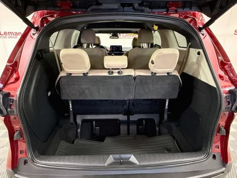 Used 2022 Toyota Sienna XLE FWD image 25
