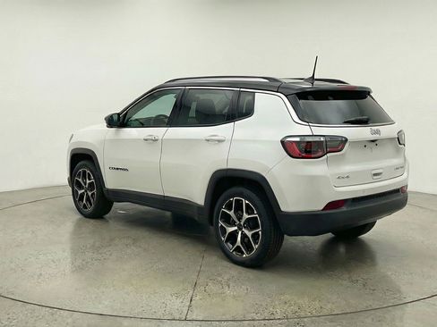 Used 2025 Jeep Compass Limited image 6