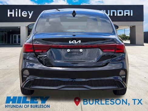 Used 2024 Kia Forte LX FWD image 5