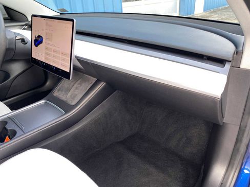 Used 2021 Tesla Model 3 Standard Range Plus image 39