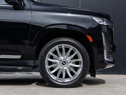 Used 2023 Cadillac Escalade Premium Luxury image 11