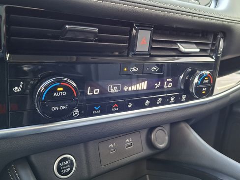 Certified 2022 Nissan Rogue SL w/ SL Premium Package image 15