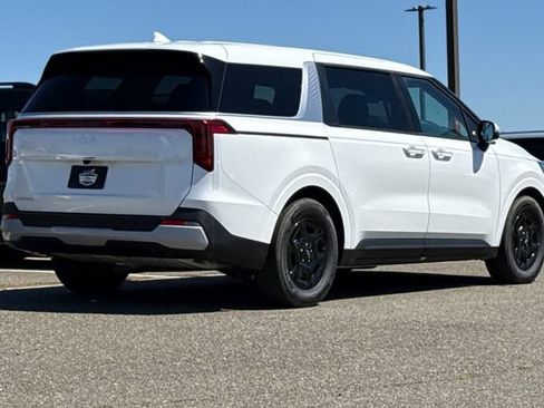 New 2026 Kia Carnival FWD image 5