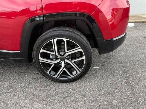 Certified 2025 Jeep Compass Limited w/ Elite Group AWD/4WD image 10