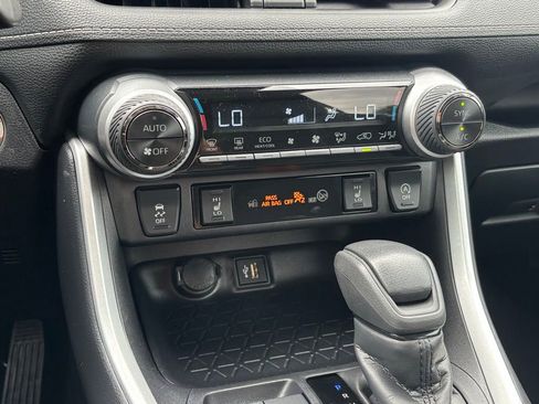 Used 2025 Toyota RAV4 XLE w/ Weather Package AWD/4WD image 21