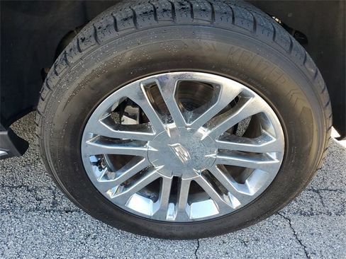 Used 2017 Cadillac Escalade ESV 4WD image 6