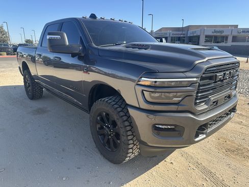 Used 2025 RAM 3500 Laramie AWD/4WD image 10