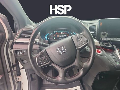 Certified 2024 Honda Odyssey Sport image 12