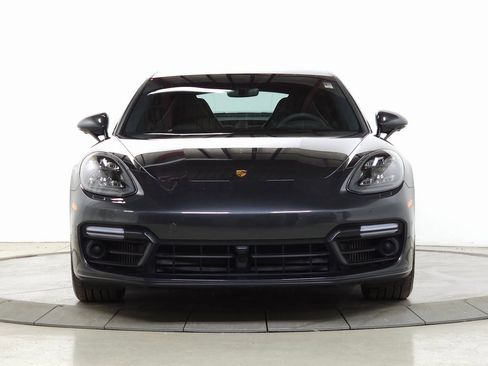 Used 2020 Porsche Panamera GTS image 2