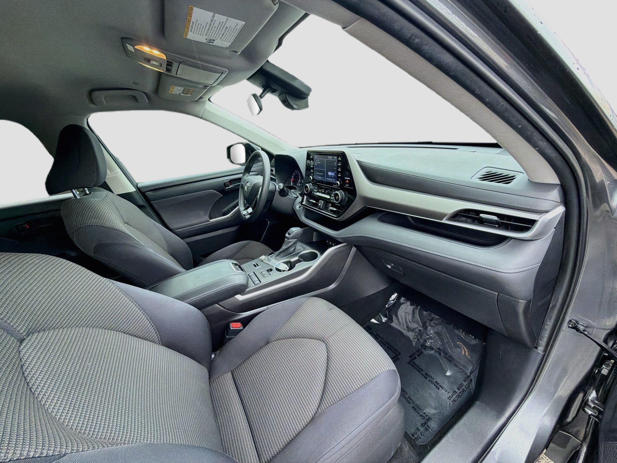 Used 2020 Toyota Highlander L FWD image 32