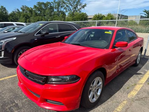 Used 2021 Dodge Charger SXT w/ Leather Interior Group RWD image 23