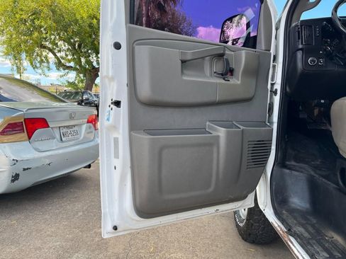 Used 2020 Chevrolet Express 3500 LS image 12