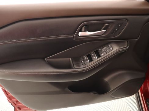 Used 2023 Nissan Rogue SL w/ SL Premium Package image 17