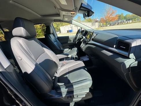 Used 2024 Honda Odyssey EX-L image 9
