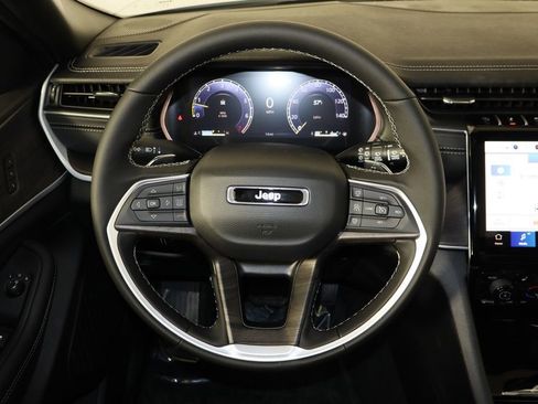 New 2025 Jeep Grand Cherokee Limited image 7