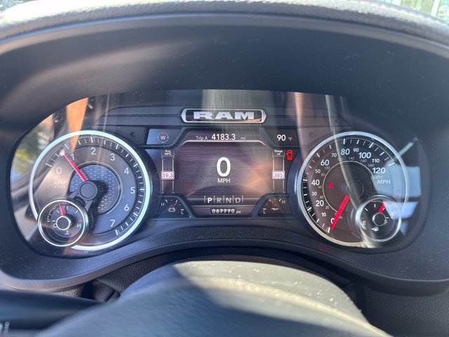 Used 2022 RAM 1500 Laramie AWD/4WD image 1