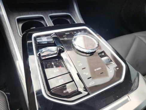 Used 2023 BMW 740i 740i w/ Parking Assistance Package image 33