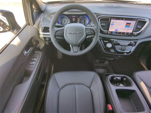 New 2026 Chrysler Pacifica Select w/ S Appearance Package image 20