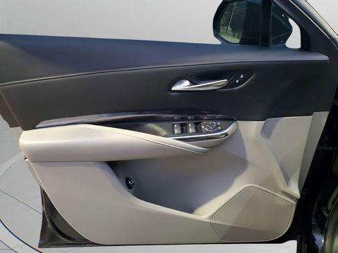 Certified 2021 Cadillac XT4 Luxury w/ Cold Weather Package image 25