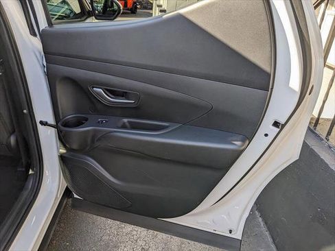 Used 2024 Hyundai Santa Cruz SE image 16