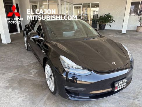 Used 2018 Tesla Model 3 Long Range RWD image 1