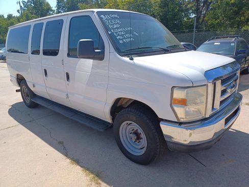 Used 2008 Ford E-350 and Econoline 350 XL RWD image 3