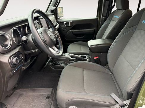 Used 2023 Jeep Wrangler Unlimited Rubicon 4xe image 9