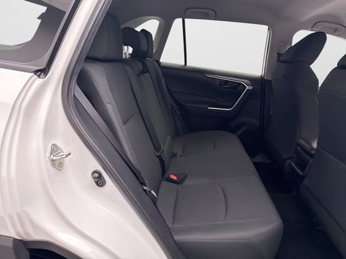 Used 2020 Toyota RAV4 LE w/ Carpet Mat Package AWD/4WD image 17