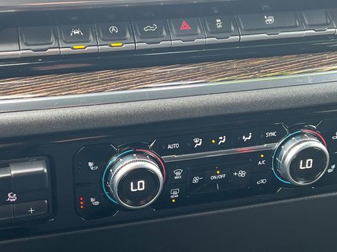 Used 2023 GMC Sierra 1500 Elevation image 29