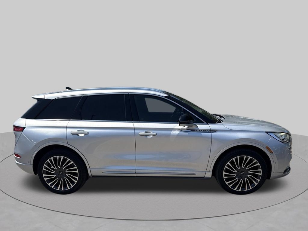 Used 2020 Lincoln Corsair Reserve w/ Equipment Group 201A FWD image 4