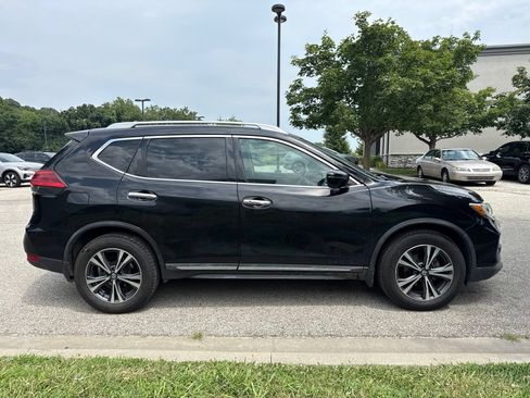 Used 2017 Nissan Rogue SL w/ SL Premium Package AWD/4WD image 4