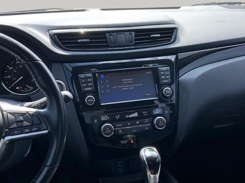 Used 2017 Nissan Rogue Sport SL FWD image 7