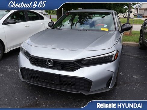 Used 2025 Honda Civic Sport image 9
