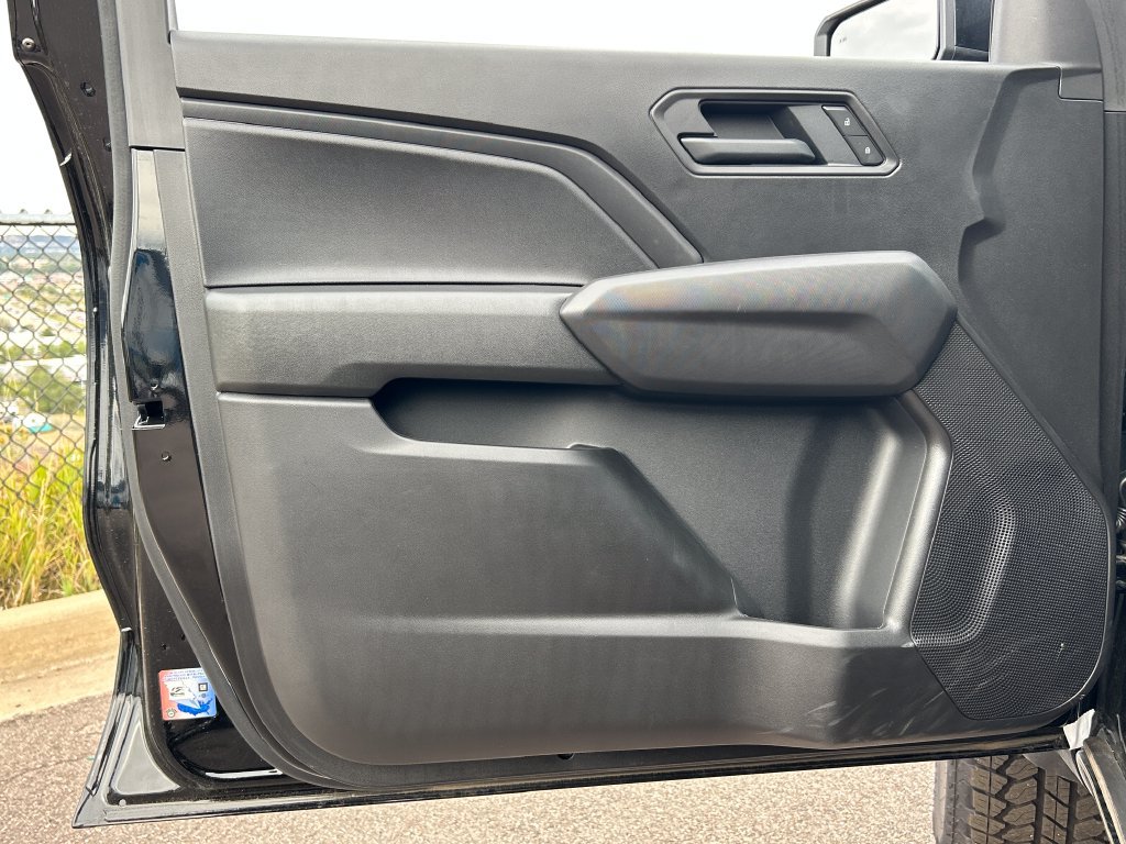 New 2026 Chevrolet Colorado Trail Boss w/ Off-Road Front Bumper Package AWD/4WD image 28