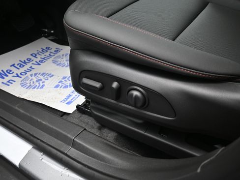 New 2026 Chevrolet Trax RS w/ Sunroof Package FWD image 10