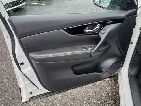 Used 2022 Nissan Rogue Sport SV AWD/4WD image 12